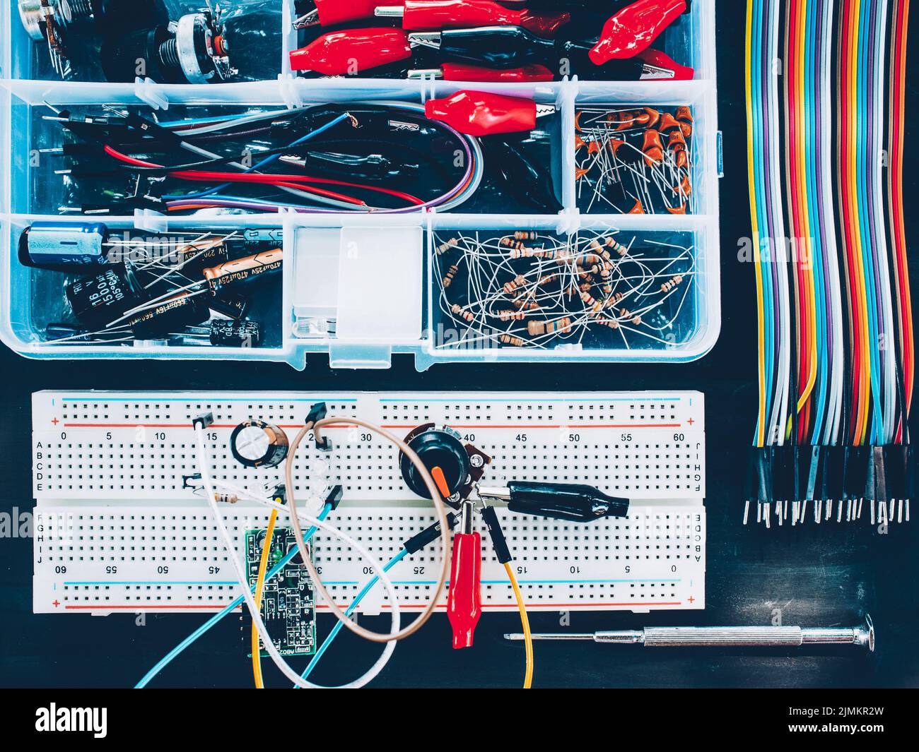 carte d'expérimentation des outils essentiels de l'ingénieur en électronique Banque D'Images