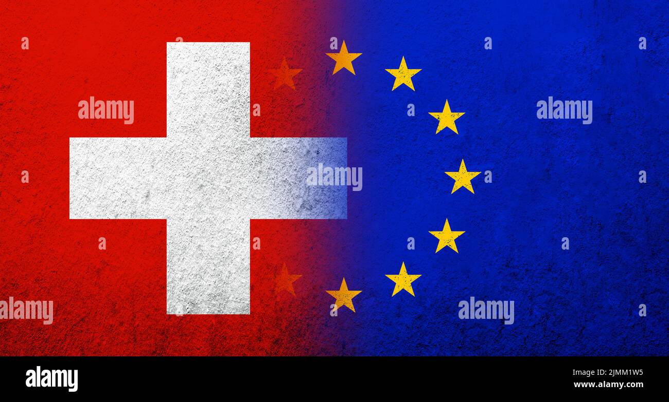 Drapeau de l'Union européenne avec drapeau national de la Suisse. Grunge l'arrière-plan Banque D'Images