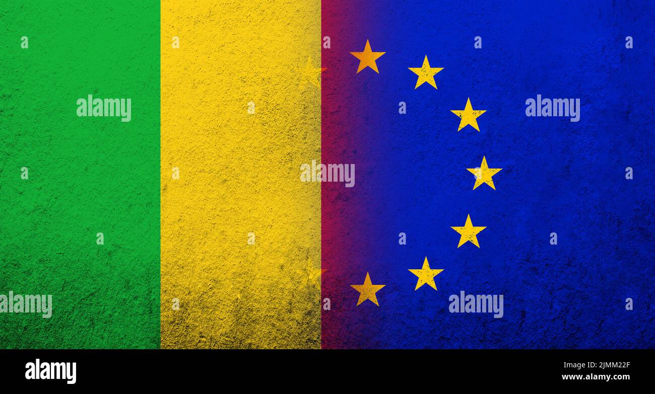 Drapeau de l'Union européenne avec le Mali drapeau national. Grunge l'arrière-plan Banque D'Images