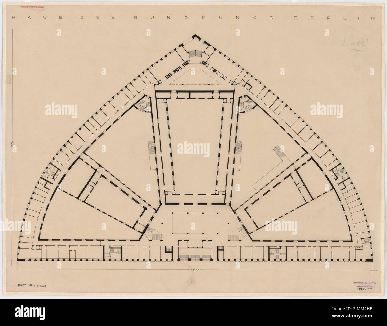 Poelzig Hans (1869-1936), Maison de la radio, Berlin (1928-1930): Projet d'exécution, plan d'étage EG 1: 250. Encre sur transparent, 65 x 84,2 cm (y compris les bords de numérisation) Banque D'Images