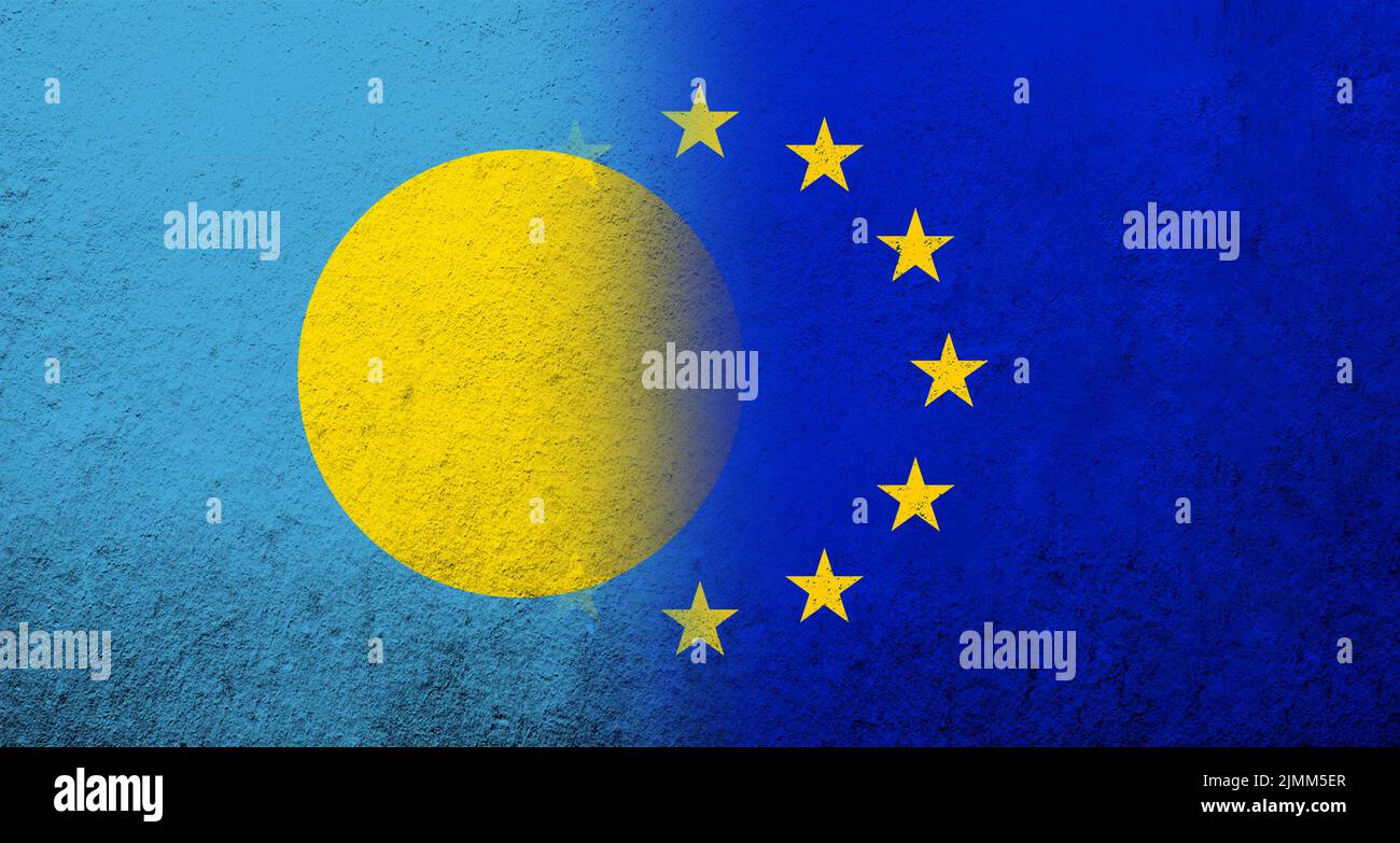 Drapeau de l'Union européenne avec drapeau national des Palaos. Grunge l'arrière-plan Banque D'Images