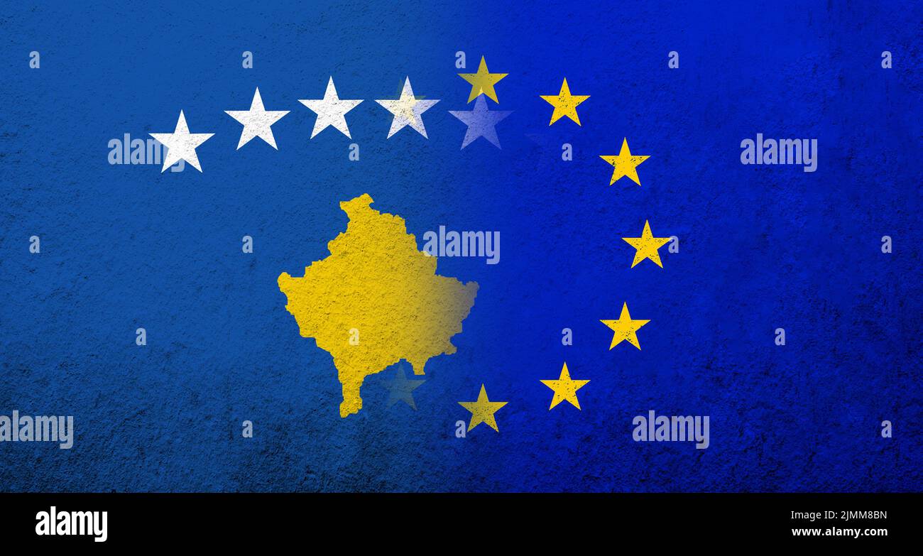 Drapeau de l'Union européenne avec la République du Kosovo drapeau national. Grunge l'arrière-plan Banque D'Images