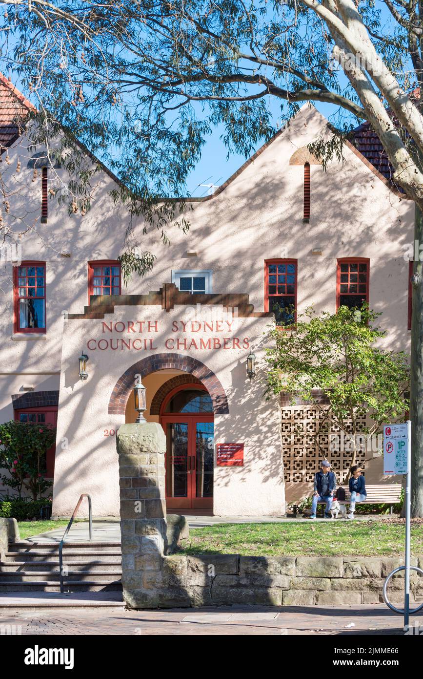 Construit à l'origine comme une maison, le bâtiment de North Sydney Council de style Federation Arts and Crafts de 1903 a été agrandi mais a conservé son style d'origine Banque D'Images