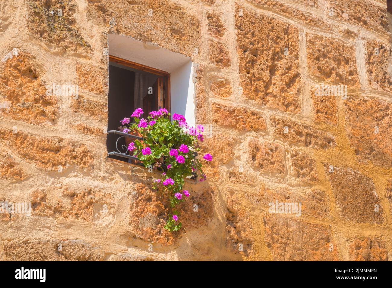 Fenêtre. Castil de Lences, province de Busgos, Castilla leon, Espagne. Banque D'Images