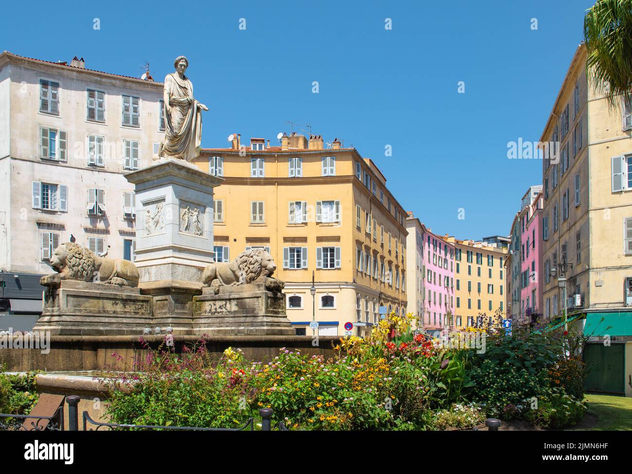 Statue sur la place du Foch dans le centre-ville d'Ajaccio, Corse, France. Banque D'Images