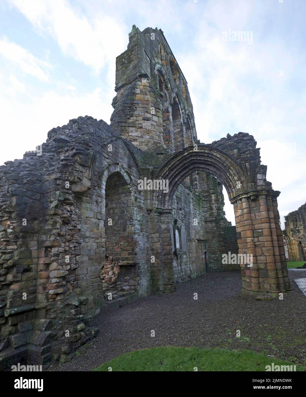 Les ruines de l'abbaye de Kilwinning à Kilwinning, en Écosse. Construit en 1100, il a été détruit en 1560 pendant la réforme protestante. Banque D'Images