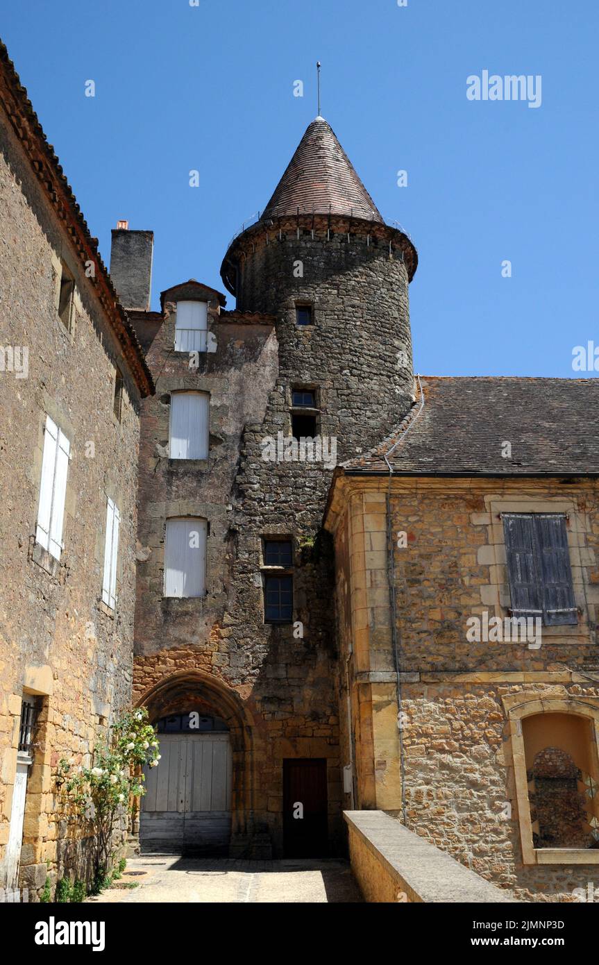 Tour au petit fort dans le village médiéval de Belvès en Dordogne. Le petit fort était là où se trouvait le fort de la ville d'origine. Banque D'Images