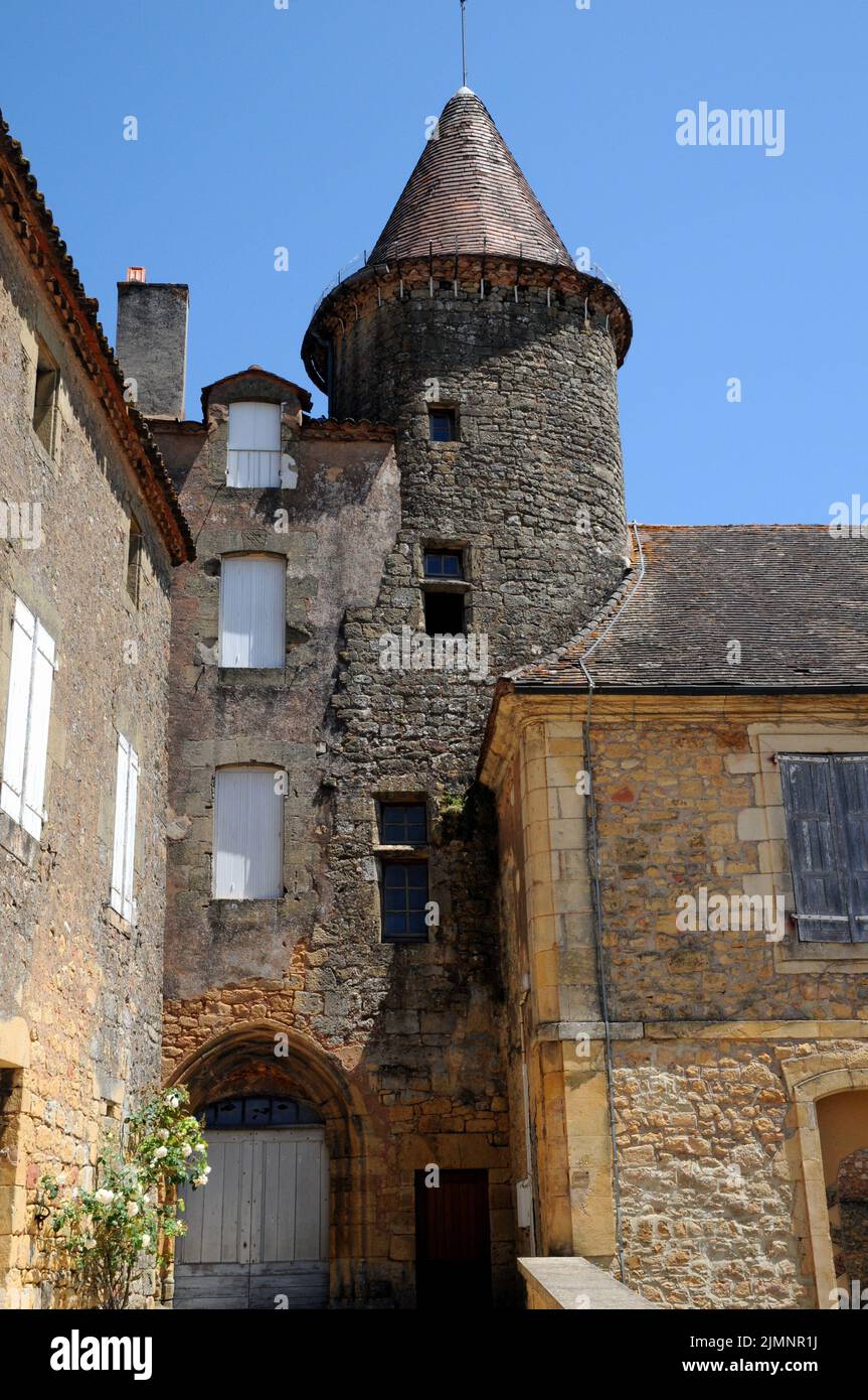 Tour au petit fort dans le village médiéval de Belvès en Dordogne. Le petit fort était là où se trouvait le fort de la ville d'origine. Banque D'Images