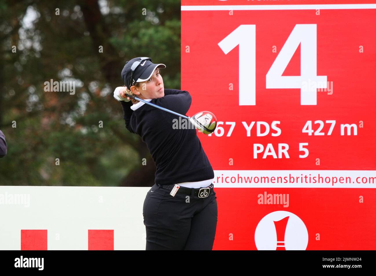 Ashleigh Buhai, d'Afrique du Sud, sur le tee-shirt 14th lors de la finale de l'Open britannique féminin de Ricoh de 2011 qui s'est tenu à Carnoustie Golf Links sur 27 juillet Banque D'Images