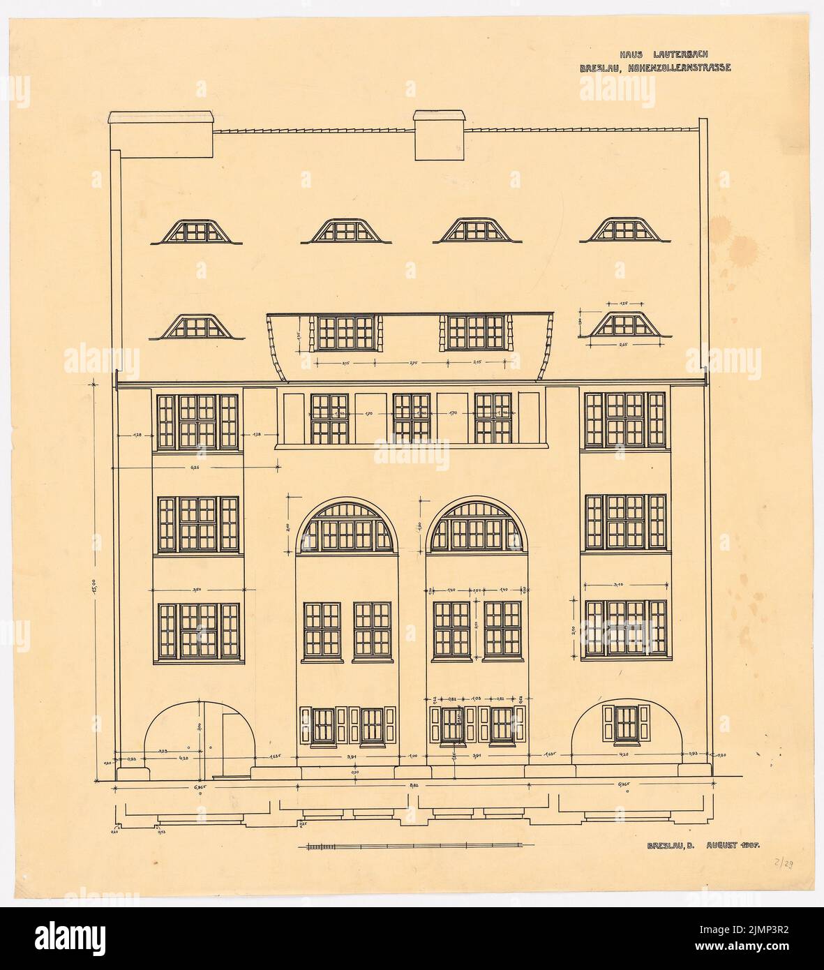 Poelzig Hans (1869-1936), groupe résidentiel Lauterbach à Wroclaw. Bâtiment résidentiel et commercial Lauterbach (08,1907) : vue de façade (variante). Encre sur transparent, 68,2 x 62 cm (y compris les bords de balayage) Poelzig Hans (1869-1936): Wohnhaussruppe Lauterbach, Breslau. Wohn- und Geschäftshaus Lauterbach Banque D'Images