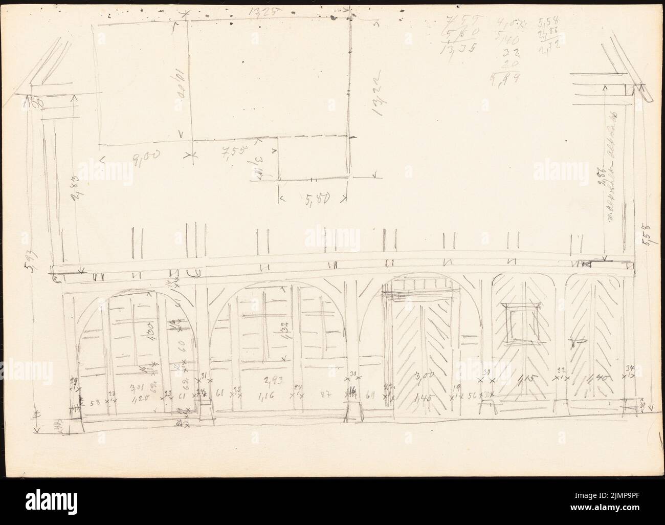 Lehmmübner Paul (1855-1916), hôtel de ville de Schwalenberg (1896) : arches de devant, verso : croquis du pignon. Crayon sur carton, 25,4 x 35,3 cm (y compris les bords de balayage) Lehmgrübner Paul (1855-1916): Rathaus, Schwalenberg Banque D'Images