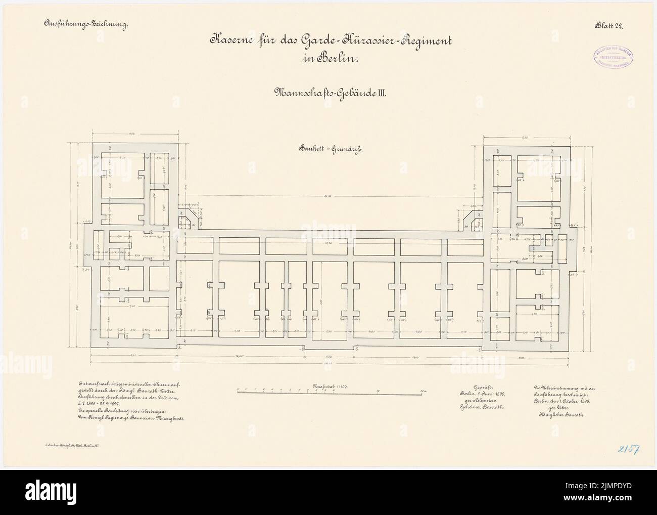 Vetter, casernes du régiment de la Garde-Curassier et du régiment Queen-Augusta-Grenadier no 4, Berlin (1895-1897): Régiment Queen-Augusta-Garde-Grenadier no 4, Bâtiment d'équipe III: Grundriss Bankett 1 : 100. Lithographie colorée sur carton, 53,3 x 74,7 cm (y compris les bords de balayage) Vetter : Kaserne des Garde-Kürassier-régiments und des Königin-Augusta-Garde-Grenadier-régiments Nr. 4, Berlin Banque D'Images
