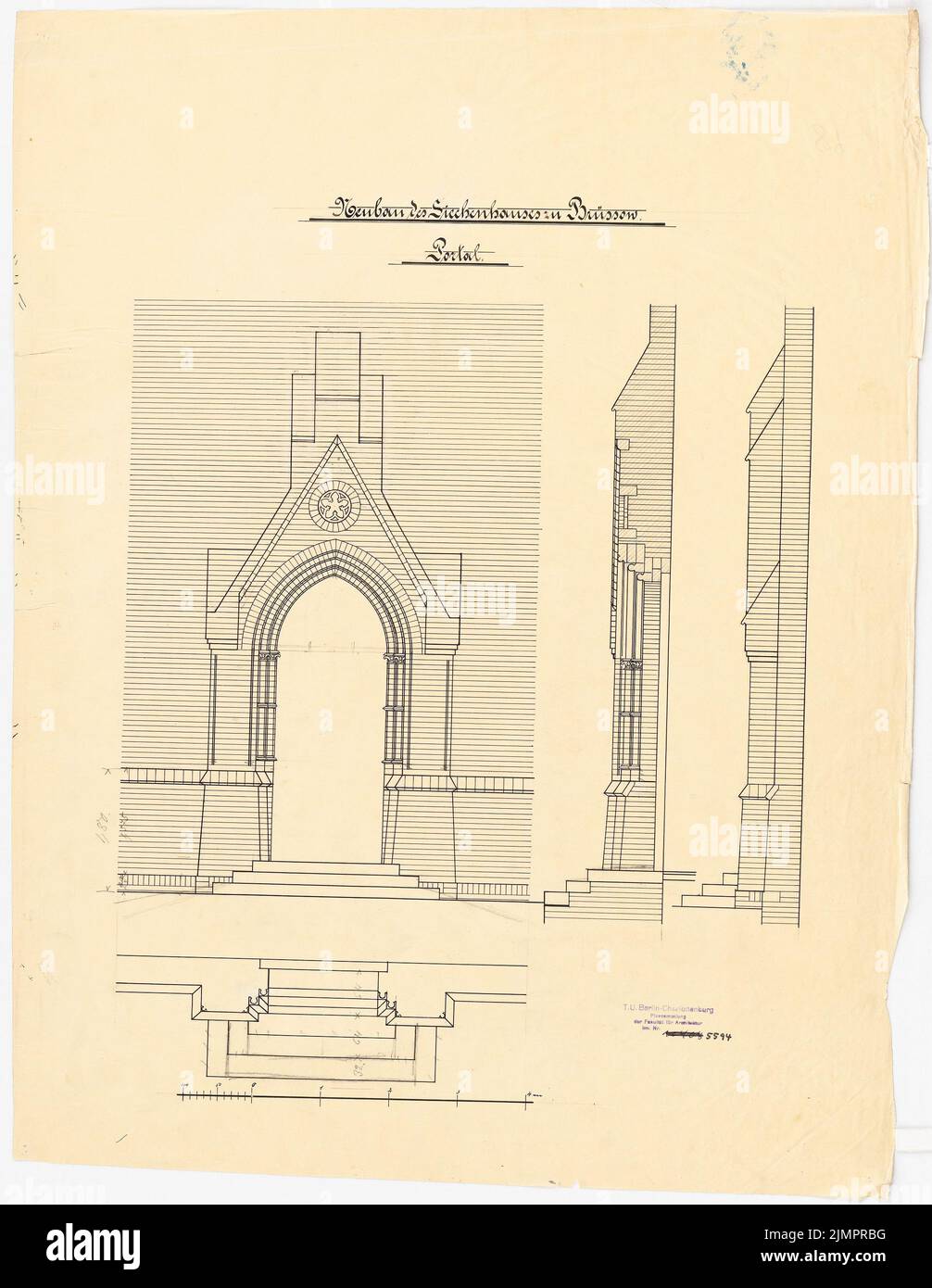 Lehmmübner Paul (1855-1916), Health and Siechenhaus in Brüssow. Projet actuel (1899): Portail principal et détails (pour inv.no. 5593) Voir, couper, plan d'étage 1:25. Encre, crayon sur transparent, 70,1 x 54,3 cm (y compris les bords de balayage) Lehmgrübner Paul (1855-1916): Kranken- und Siechenhaus, Brüssow. Vorentwurf Banque D'Images