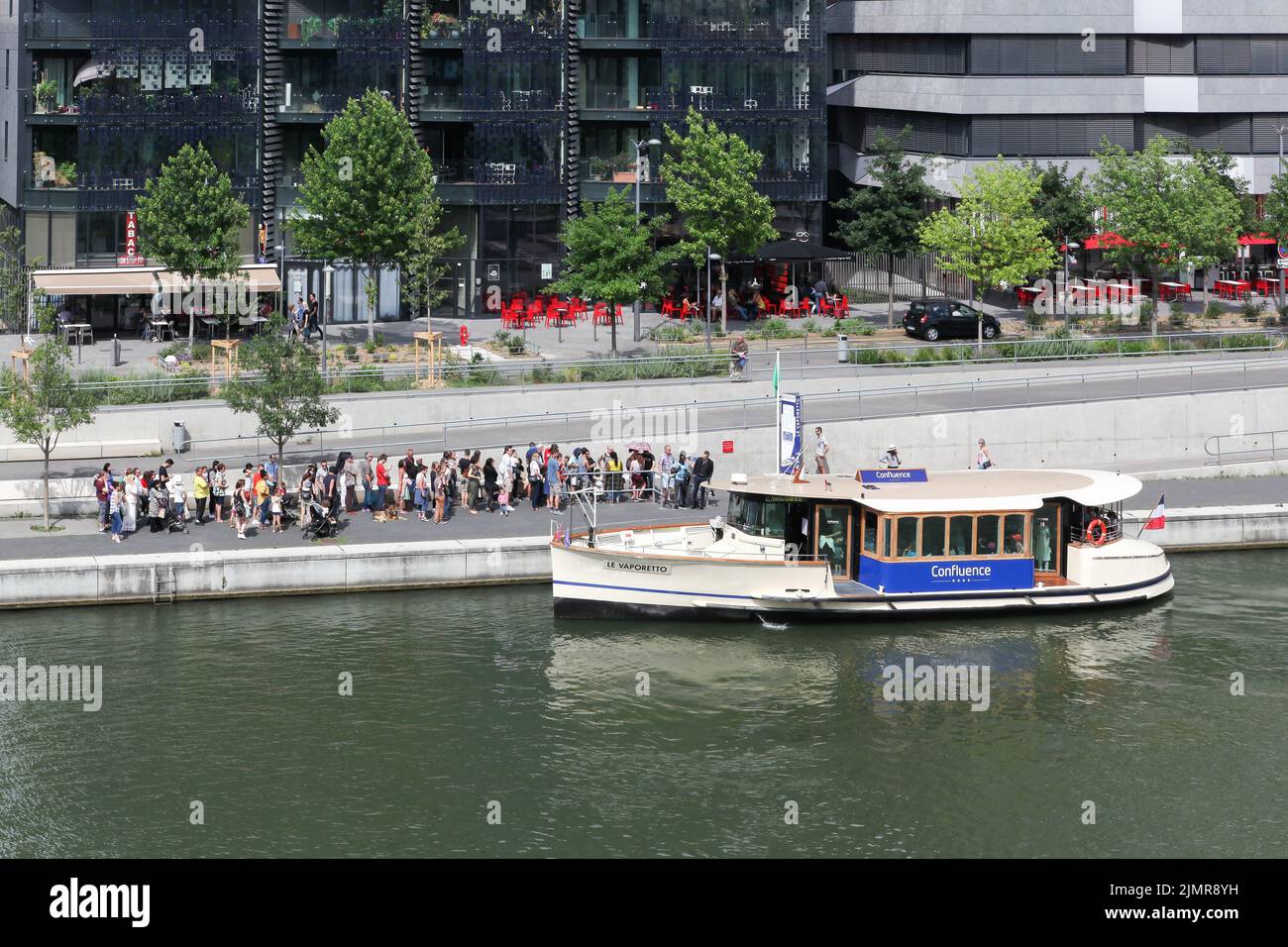 Lyon, France - 26 mai 2018 : vaporetto de Lyon au confluent Banque D'Images