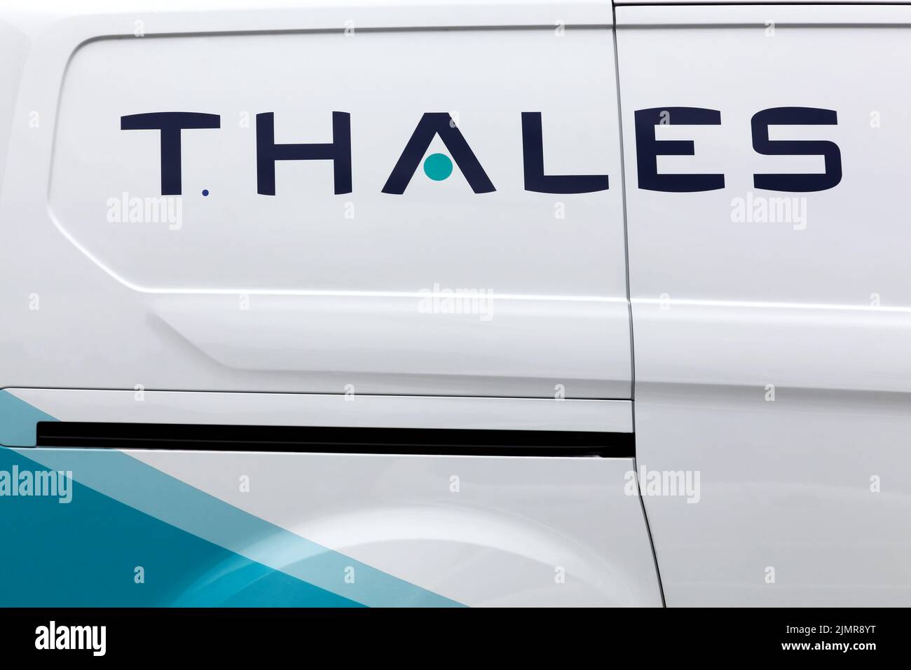 Fredericia, Danemark - 8 juin 2022: Thales est une multinationale française et un groupe électronique spécialisé dans l'aérospatiale, la défense, la sécurité Banque D'Images