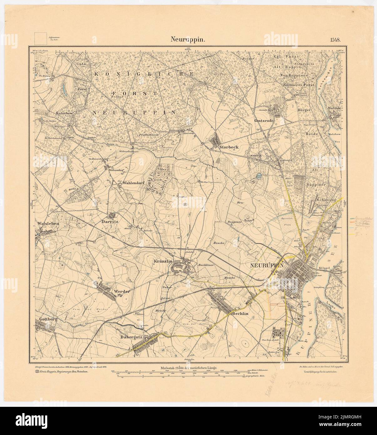 Jansen Hermann (1869-1945), plan de développement de la ville de Neuruppin. 1. Projet. Plan général de développement (1921-1921): Plan général (plan de développement, concept de route principale) 1: 25 000 - carte à mesurer Neuruppin 1880/82 (édition 1918) connexion à droite: Fiche et be. Crayon à colorier aquarelle par lithographie sur papier, 59,5 x 55,2 cm (y compris les bords de balayage) Jansen Hermann (1869-1945): Bebauungsplan der Stadterweiterung, Neuruppin. 1. Projekt. Generalbebauungsplan Banque D'Images