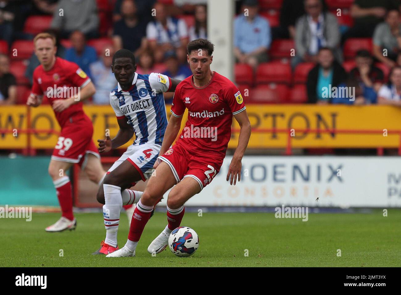 Isaac Hutchinson de Walsall lors du match de la Sky Bet League 2 entre Walsall et Hartlepool se sont Unis au stade Banks, Walsall, le samedi 30th juillet 2022. (Crédit : Mark Fletcher | INFORMATIONS MI) Banque D'Images