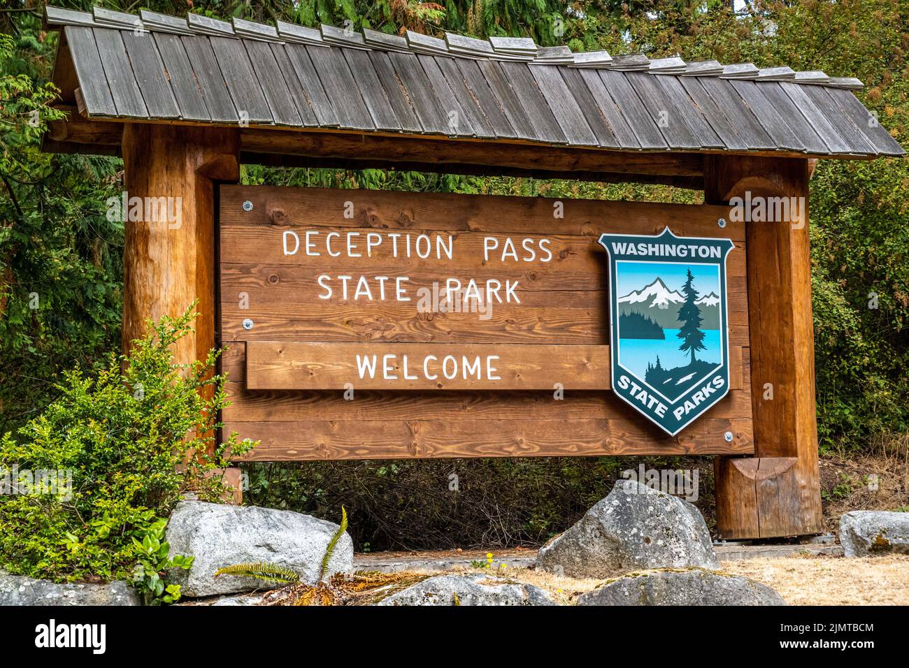 Une route d'entrée allant à l'île de Whidbey, Washington Banque D'Images