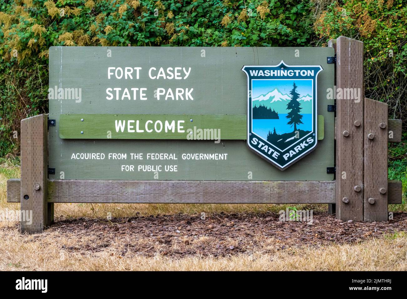 Une route d'entrée allant à l'île de Whidbey, Washington Banque D'Images