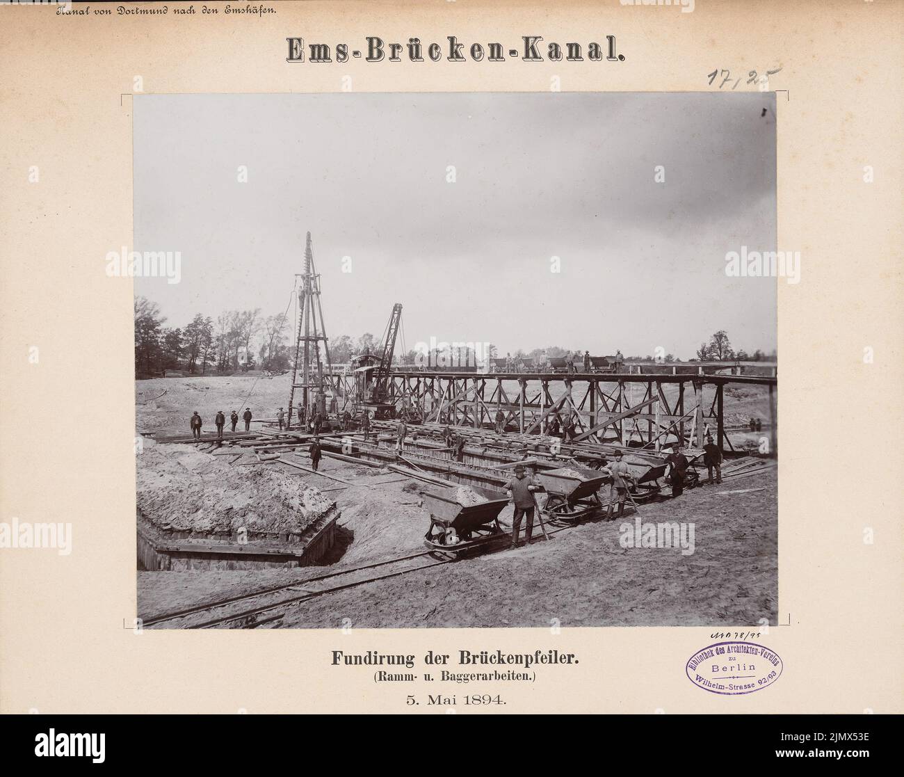Architecte inconnu, Dortmund-EMS-Canal (sans date): Vue. Photo sur carton, 29,3 x 37 cm (y compris les bords de numérisation) N.N. : Dortmund-EMS-Kanal. Kanalbrücke ern die EMS Banque D'Images