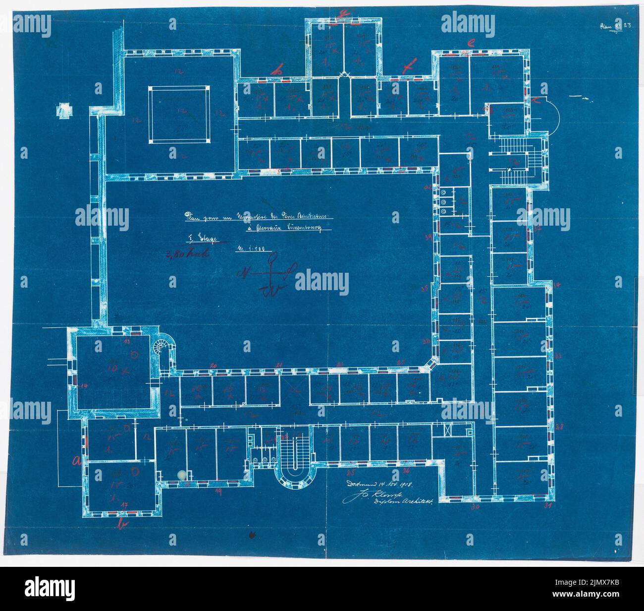 Klomp Johannes Franziskus (1865-1946), Abbaye de Benedectine Saint Maurice, Clerf (Cllervaux), Luxembourg (14 novembre 1908): Plan d'étage du deuxième étage 1: 100. Crayon, crayon de couleur sur papier, 60,4 x 68,7 cm (y compris les bords de numérisation) Klomp Johannes Franziskus (1865-1946): Benedektinerabtei St. Mauritius, Clerf (Clervaux) Banque D'Images