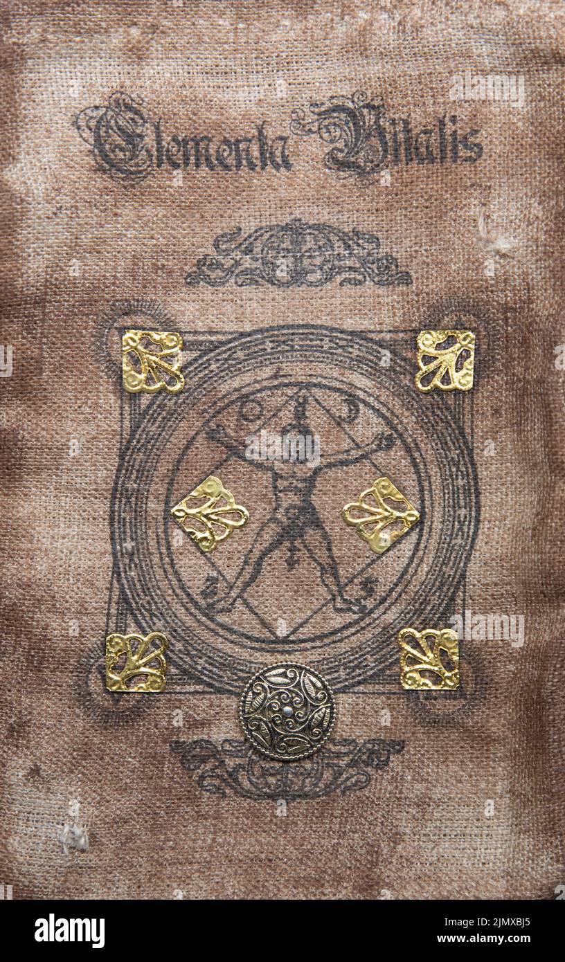 Arrière-plan de sorcellerie ésotérique ancien. Occultims et paganisme ancien symbole, avec mystérieux runes alphabet Banque D'Images