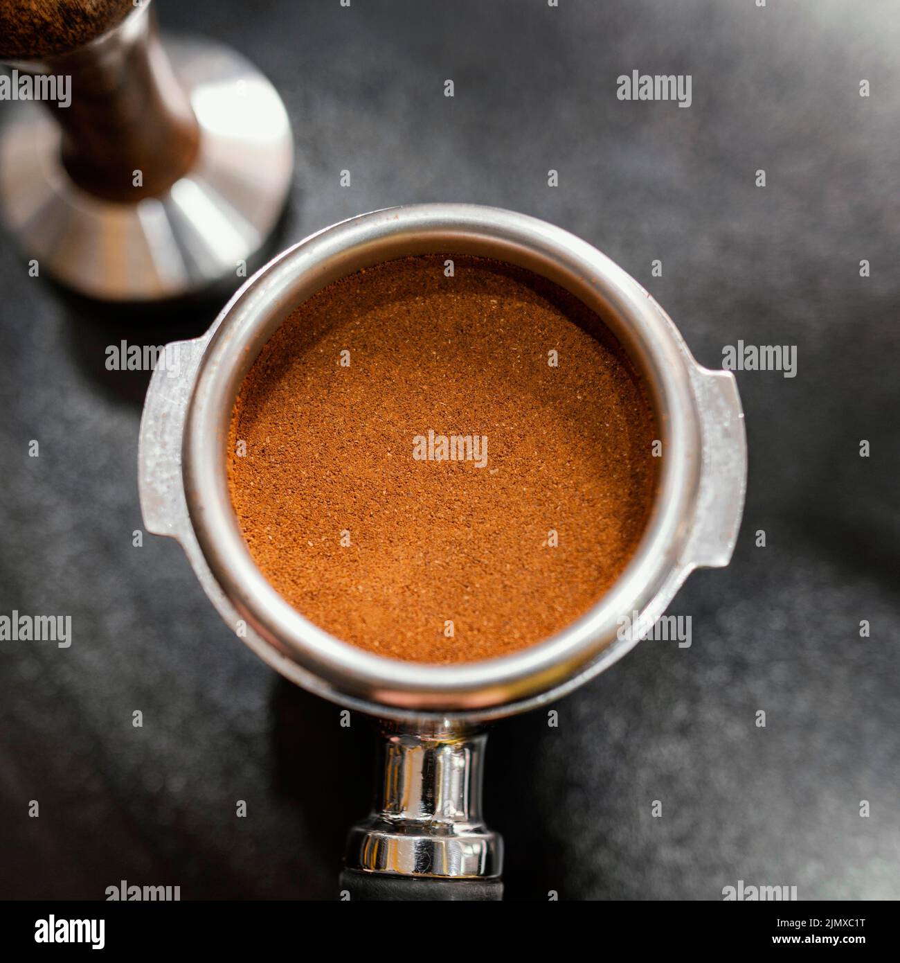 Gros plan sur la tasse de la machine à café professionnelle Banque D'Images