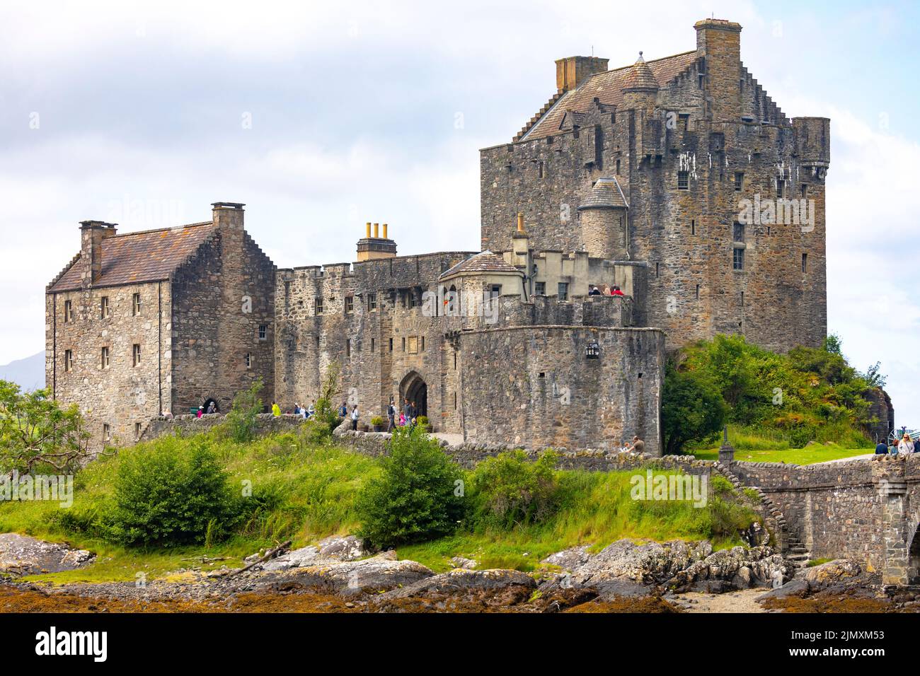Eilean Donan Castle, été 2022, l'une des attractions les plus célèbres de Scotlands, château médiéval de 13th siècle, attirant des touristes dans le monde entier, Donan, Royaume-Uni Banque D'Images