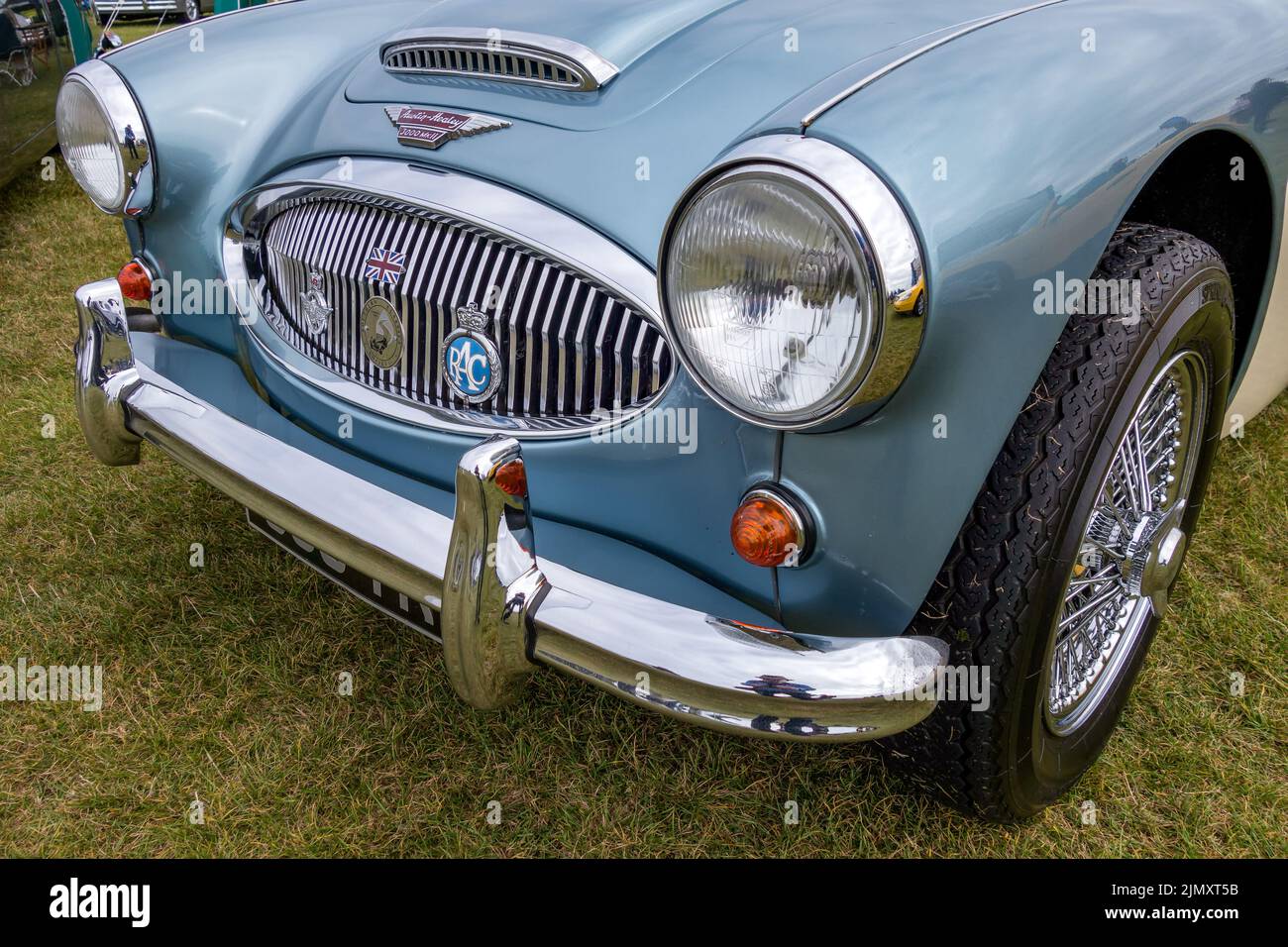 Shoreham, East Sussex, Royaume-Uni, 2014. Gros plan sur l'avant d'un Austin-Healey 3000 Mk 2 Banque D'Images