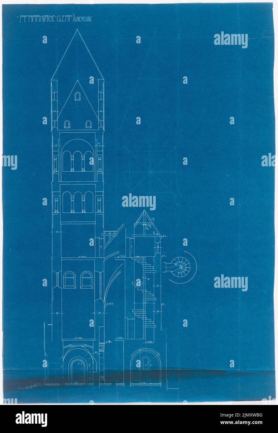 Klomp Johannes Franziskus (1865-1946), Eglise du doyen, Clerf (Cllervaux), Luxembourg (1909-1911) : coupé à travers la tour et le clocher. Photocalque sur papier, 82,3 x 56,4 cm (y compris les bords de numérisation) Banque D'Images