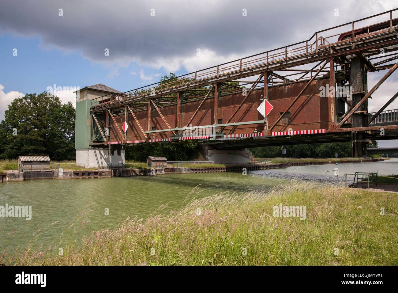 La barrière de Fuestrup sur le canal Dortmund-EMS près de Greven, Rhénanie-du-Nord-Westphalie, Allemagne. das Sperrtor Fuestrup des Dortmund-EMS-Kanal BEI Greven, Banque D'Images