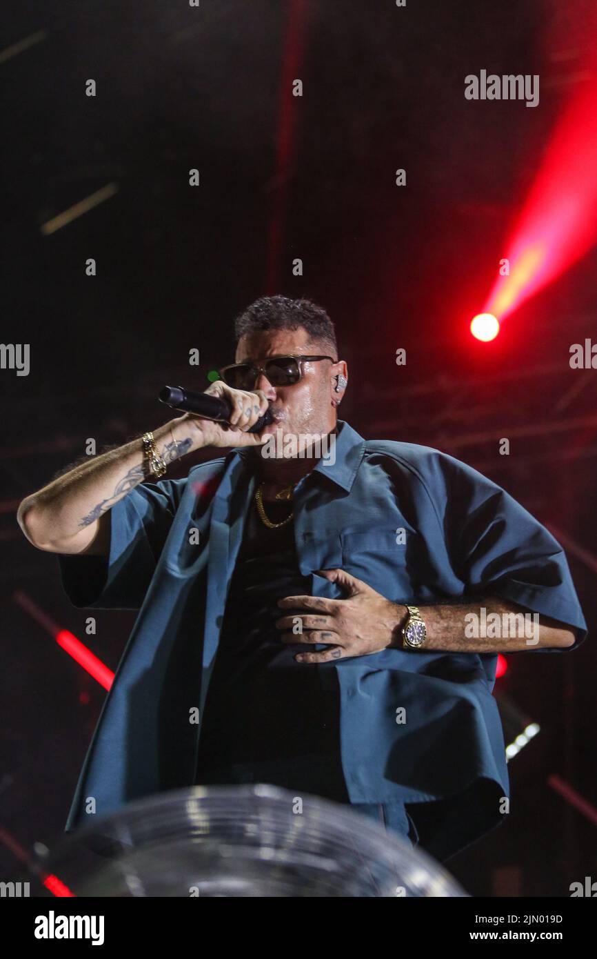 Porto Turistico, Pescara, Italie, 07 août 2022, Le rappeur italien Marrash (Fabio Bartolo Rizzo) en concert sur la scène du Festival de musique du zoo en PES Banque D'Images