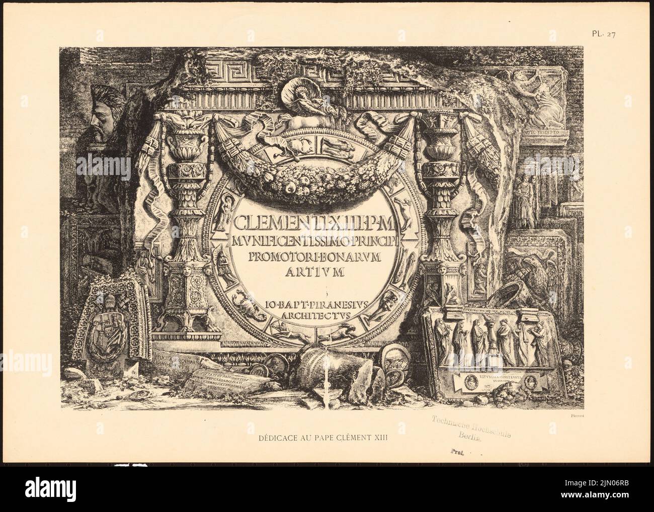 Piranesi Giovanni Battista, inscription au Pape Clemens XIII (env 1900): Inscription du dévouement au Pape Clemens XIII, pl. 27. Impression sur papier, 31,6 x 44,2 cm (y compris les bords de numérisation) Piranesi Giovanni Battista : Widmungsinschrift an Papst Clemens XIII Banque D'Images