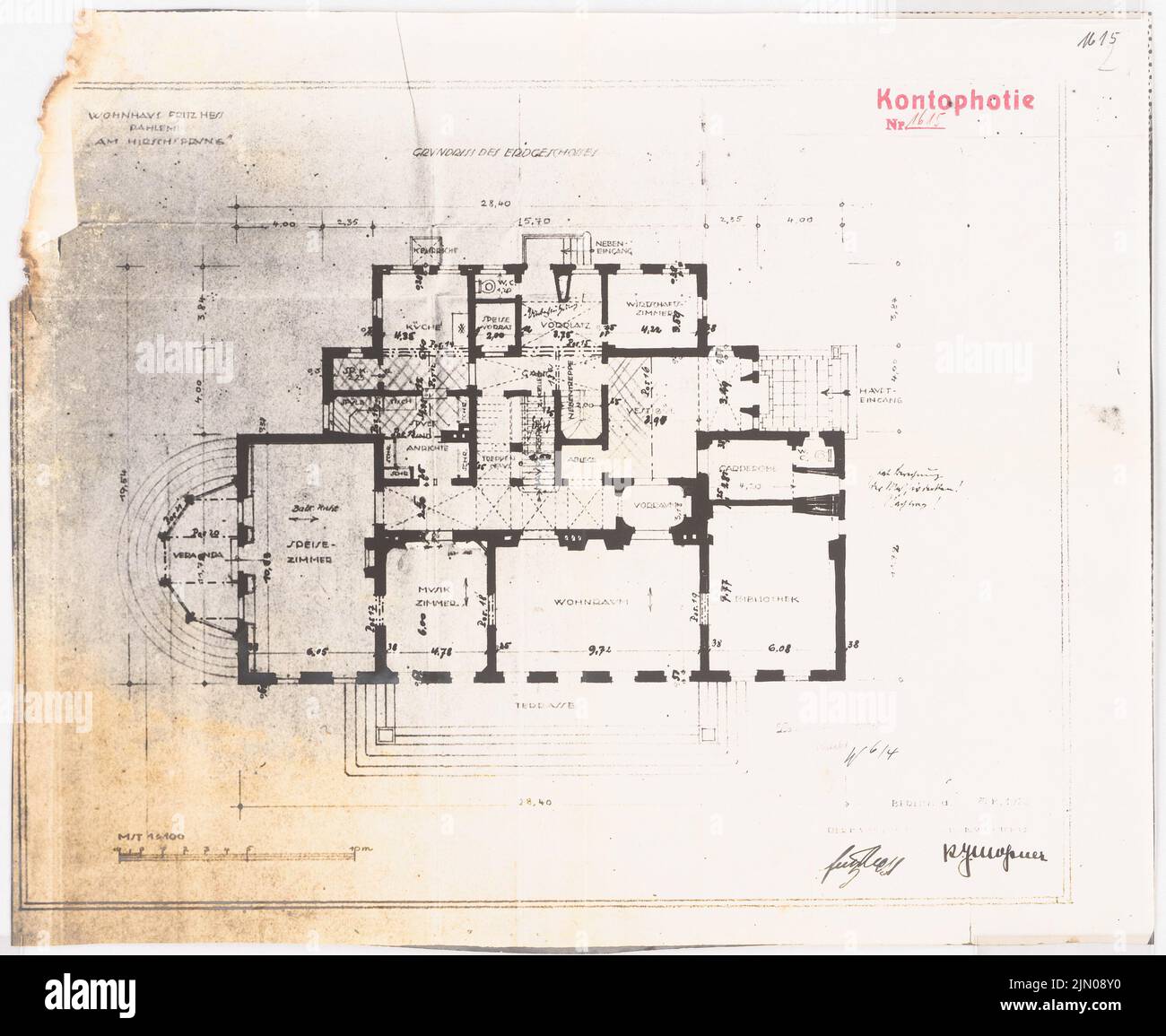 Böhmer Franz (1907-1943), Haus Darré à Berlin-Dahlem (02,1922): Grundriss EG 1: 100. Photo sur papier, 44,3 x 54,1 cm (y compris les bords de numérisation) Moßner Karl Johann (geb. 1878): Wohnhaus Fritz Hess, Berlin-Dahlem. Zum Projekt gehörend: Böhmer & Petrich, Haus Darré, Berlin-Dahlem. Umbau Banque D'Images