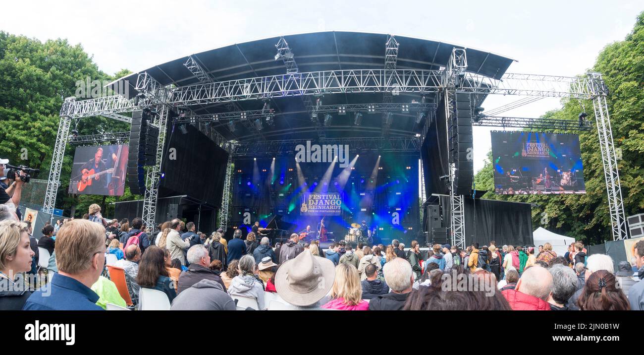 Scène principale au Festival Django Reinhardt à Fontainebleau, France. Banque D'Images