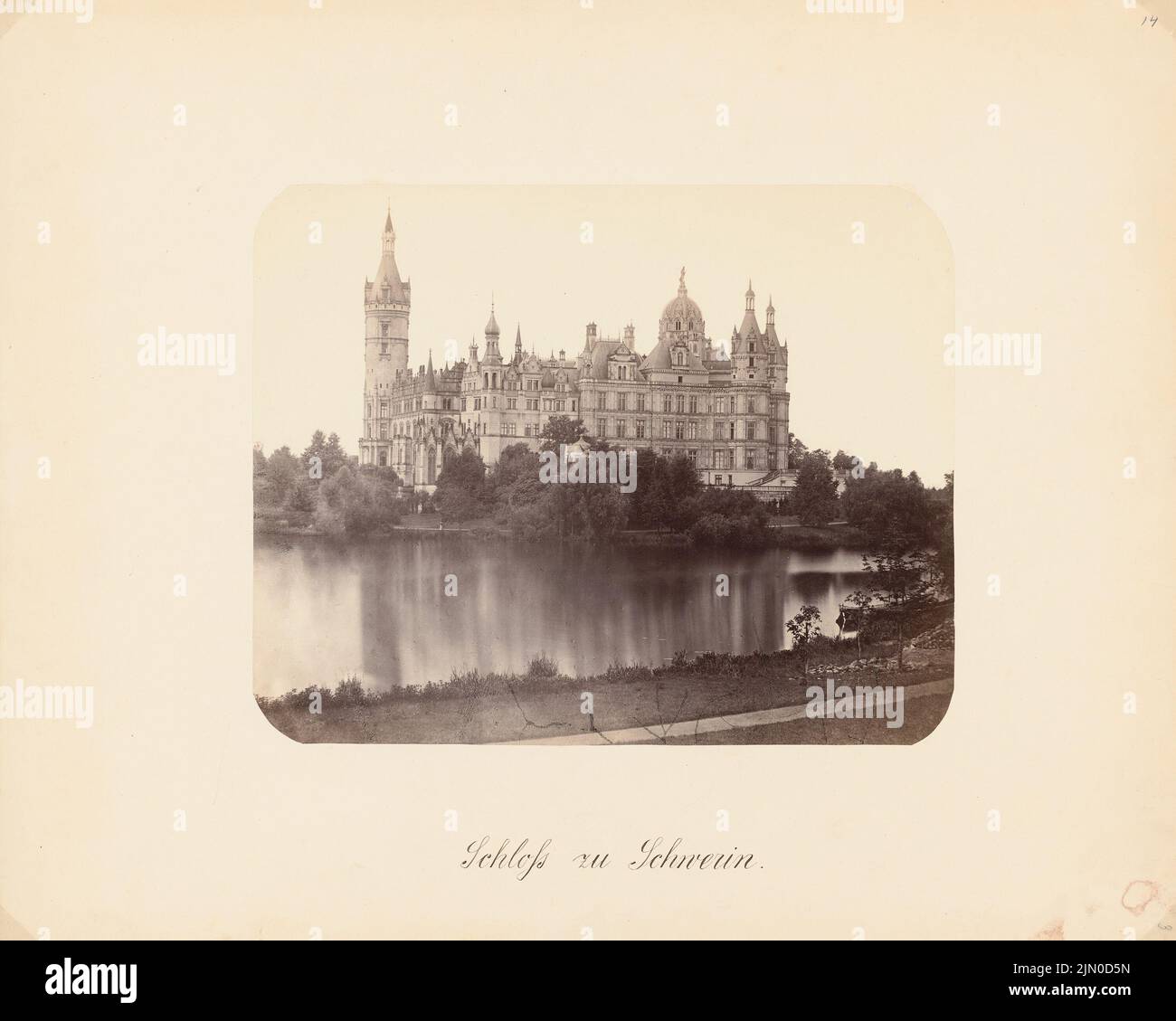 Stüler August (1800-1865), Schloss, Schwerin (1875 - 1886): Vue de l'est. Photo sur carton, 37,9 x 47,4 cm (y compris les bords du scan) Stüler Friedrich août (1800-1865): Schloss Schwerin Banque D'Images