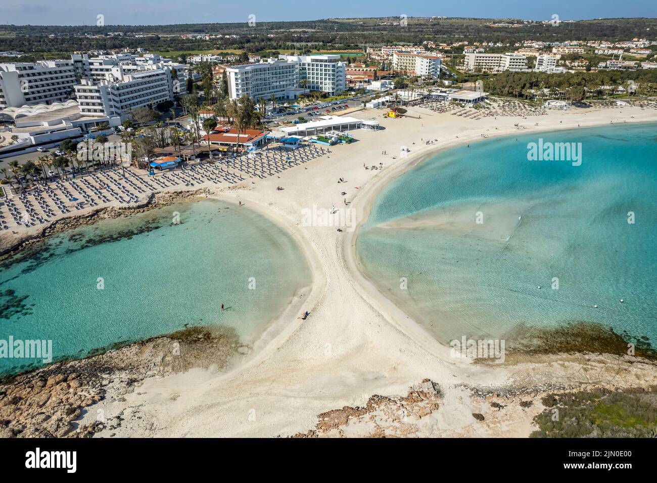 Der Strand Nissi Beach aus der Luft gesehen, Zypern, Europa | vue aérienne de la plage Nissi à Ayia Napa, Chypre, Europe Banque D'Images