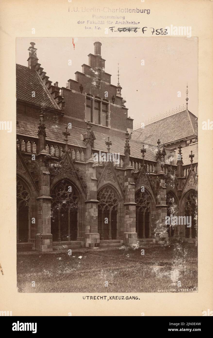 Photographe inconnu, cathédrale d'Utrecht (sans date): Cloître. Photo sur carton, 20 x 13,5 cm (y compris les bords de numérisation) N.N. : Dom, Utrecht Banque D'Images