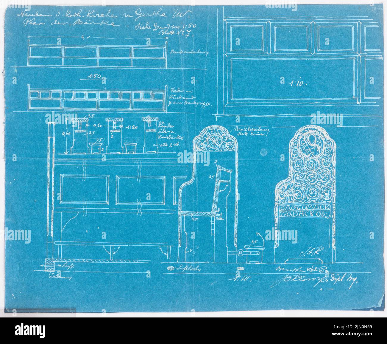 Klomp Johannes Franziskus (1865-1946), Eglise Sainte-Elisabeth (avec presbytère), Bochum-Gerthe (15 juillet 1913): Vues 1:50 et 1:10 et coupe 1:10 des bancs de l'église. Photocalque sur papier, 27,1 x 33,1 cm (y compris les bords de balayage) Klomp Johannes Franziskus (1865-1946): St. Elisabeth Kirche (mit Pfarrhaus), Bochum-Gerthe Banque D'Images