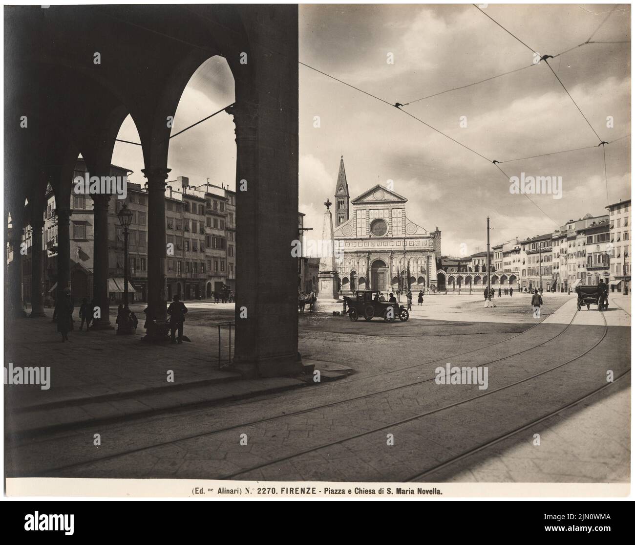Photographe inconnu, Piazza di S. Maria Novella à Florence (sans dat.): Vue. Photo, 20 x 25,4 cm (y compris les bords de numérisation) Unbek. Fotograf : Piazza di S. Maria Novella à Florenz (ohne DAT.) Banque D'Images