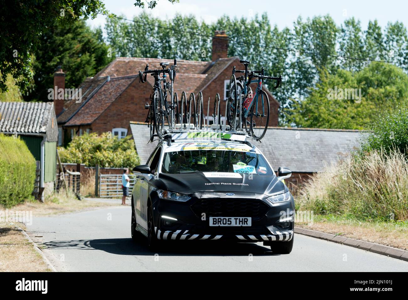 Voiture de soutien Ford pour la course cycliste sur route des Jeux du Commonwealth de 2022, Budbrooke, Warwickshire, Royaume-Uni Banque D'Images