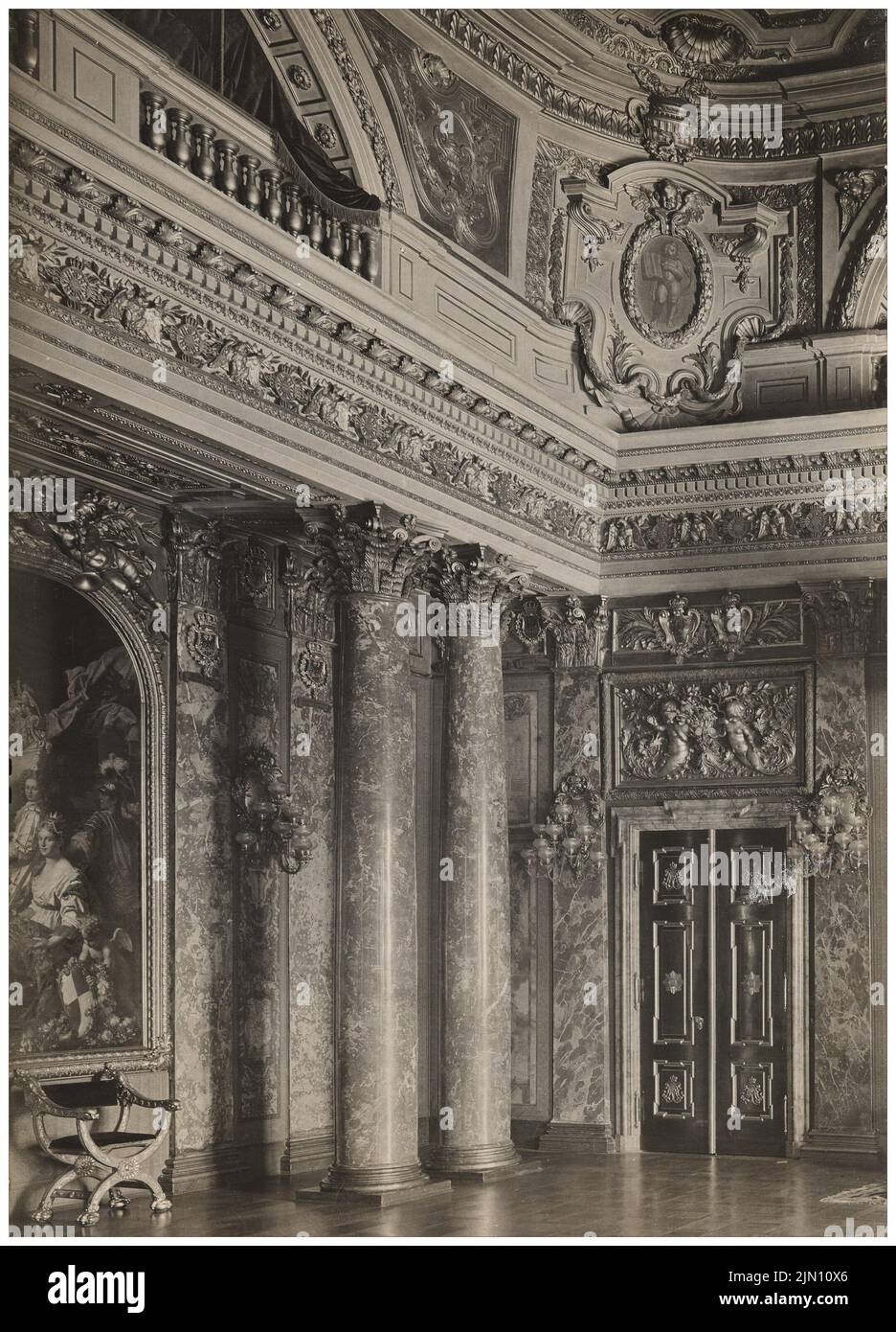 Schlüter Andreas (1660-1714), palais de Berlin. Ancienne chapelle (1699-1701) comme salle de chapitre (1890) : vue vers le sud-ouest, galerie de photos. Photo, 21,7 x 15,6 cm (y compris les bords de balayage) Schlüter Andreas (1660-1714): Berliner Stadtschloss. Alte Kapelle (1699-1701) als Kapitelsaal (1890) Banque D'Images