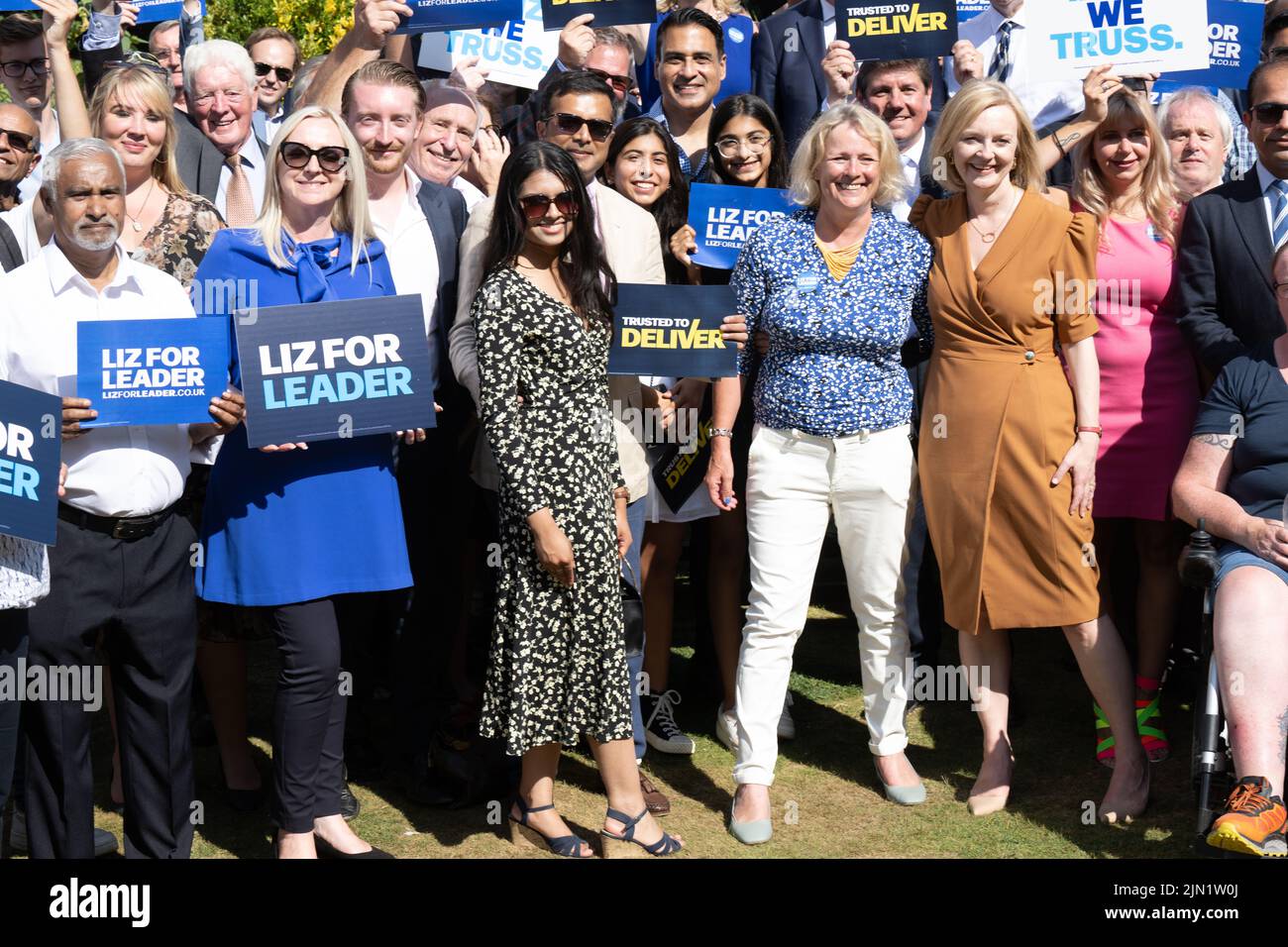 Brentwood, Royaume-Uni. 08th août 2022. Brentwood Essex 8th août 2022 Liz Truss, secrétaire aux Affaires étrangères, assiste à un rassemblement des membres du parti conservateur à l'appui de sa candidature à la tête du Parti conservateur à Hutton Hall, Brentwood Essex crédit: Ian Davidson/Alay Live News Banque D'Images