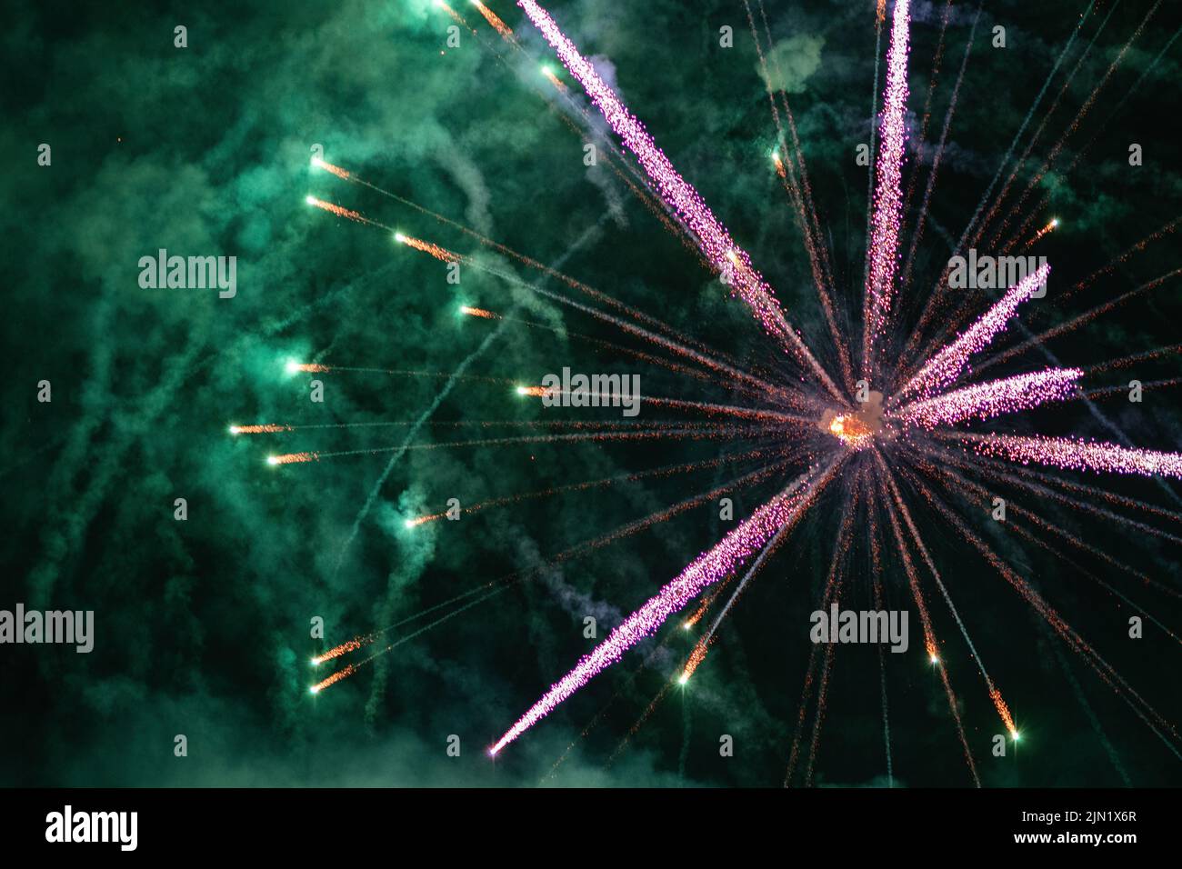 Feux d'artifice la nuit en festival Banque D'Images