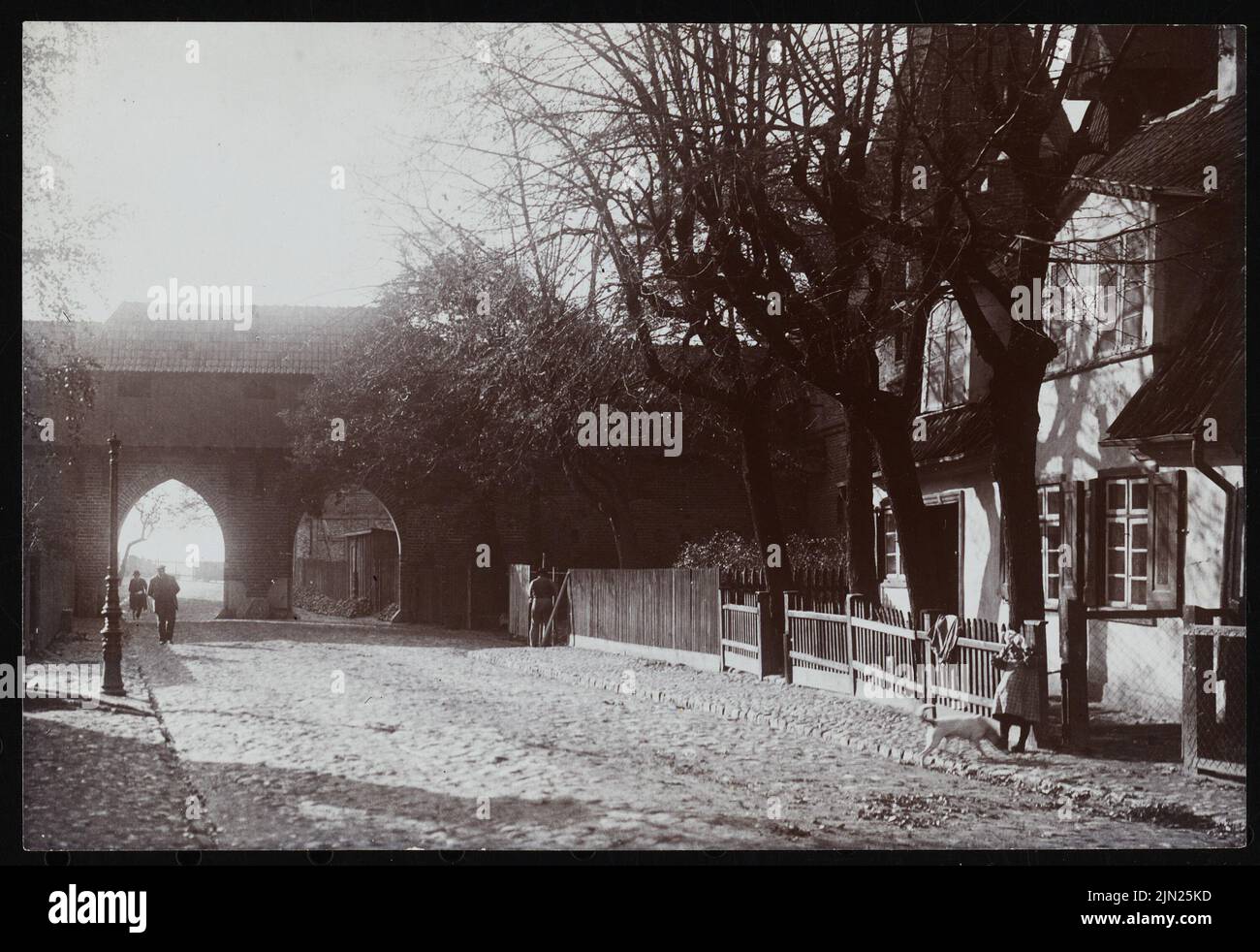 Steinbrecht Conrad (1849-1923), Marienburg, Restauration sous Steinbrecht 1882-1918, lettres et photos à R. Persius: Tor View. Photo sur carton, 9,2 x 13,4 cm (y compris les bords de numérisation) Banque D'Images