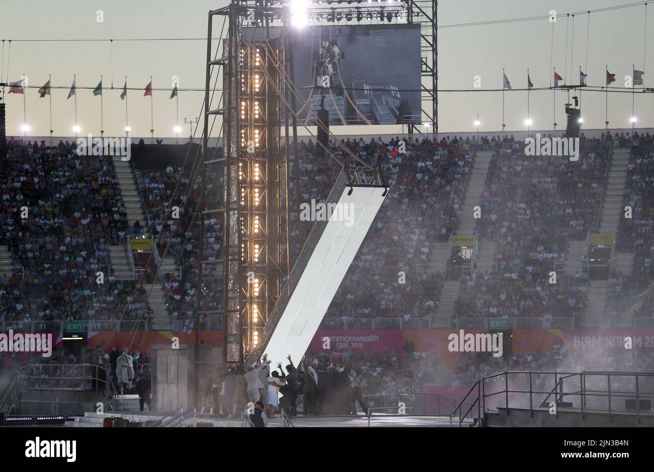 Birmingham, Angleterre, le 8th août 2022. Un aperçu général pendant la représentation lors de la cérémonie de clôture des Jeux du Commonwealth au stade Alexander. Crédit photo devrait se lire: Paul Terry crédit: Paul Terry photo/Alamy Live News Banque D'Images