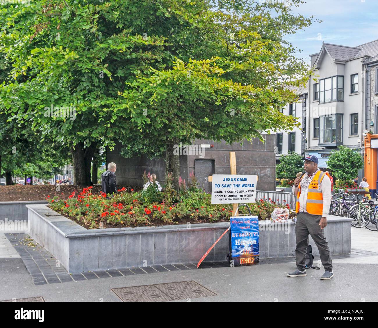 Prédicateur chrétien à Eyre Square, Galway, Irlande. Banque D'Images