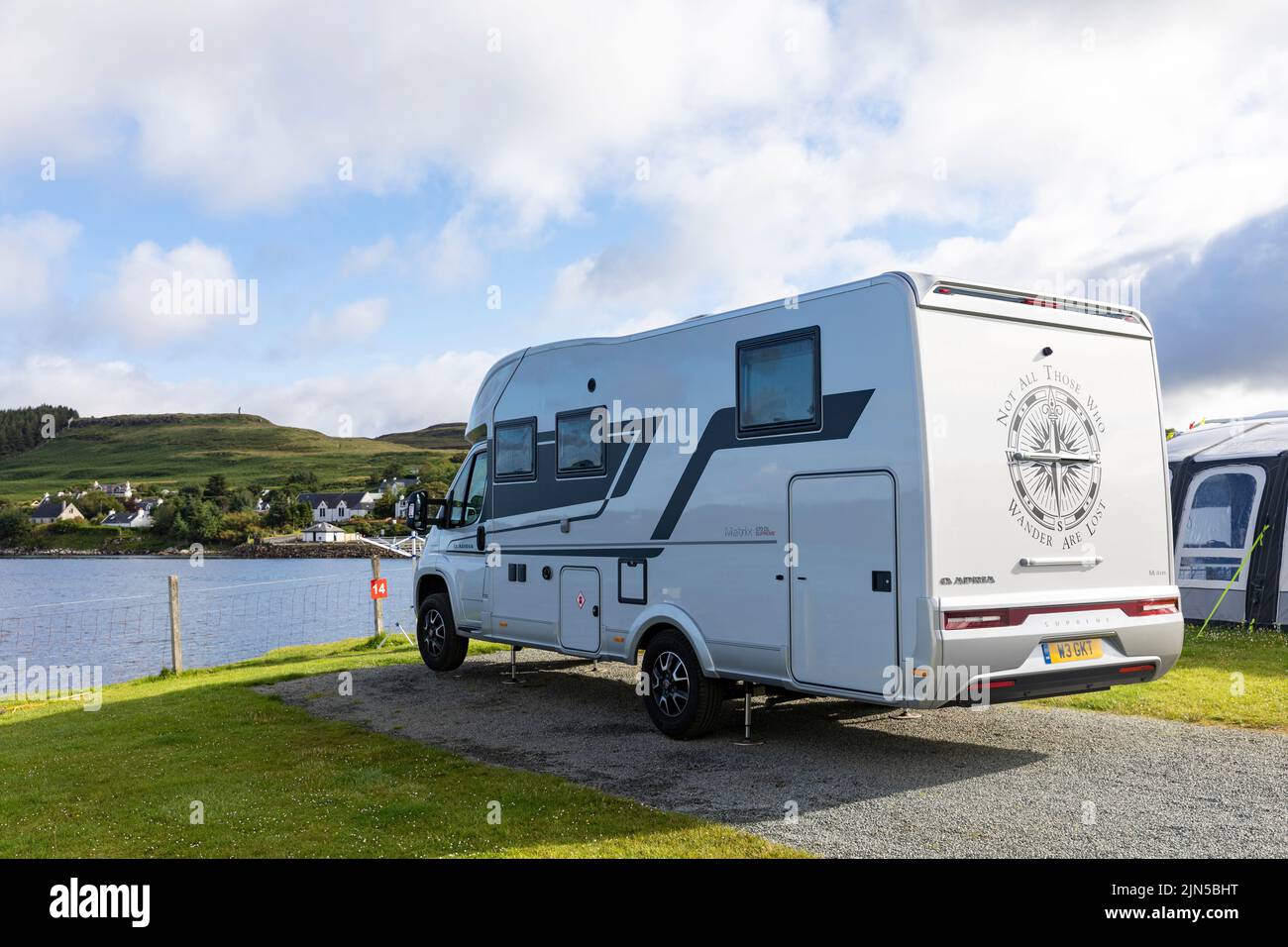 Motorhome,Dunvegan,Isle of Skye, Adria Matrix 670 DL suprêmes garés au camping Kinloch,Isle of Skye,Écosse,Royaume-Uni,été 2022 Banque D'Images