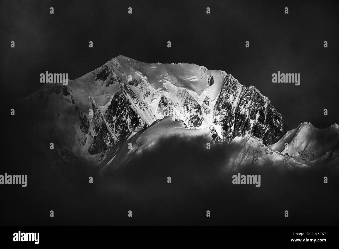 Le Mont blanc est le plus haut sommet d'europe et de France, il se trouve sur la commune de Saint-Gervais. Banque D'Images