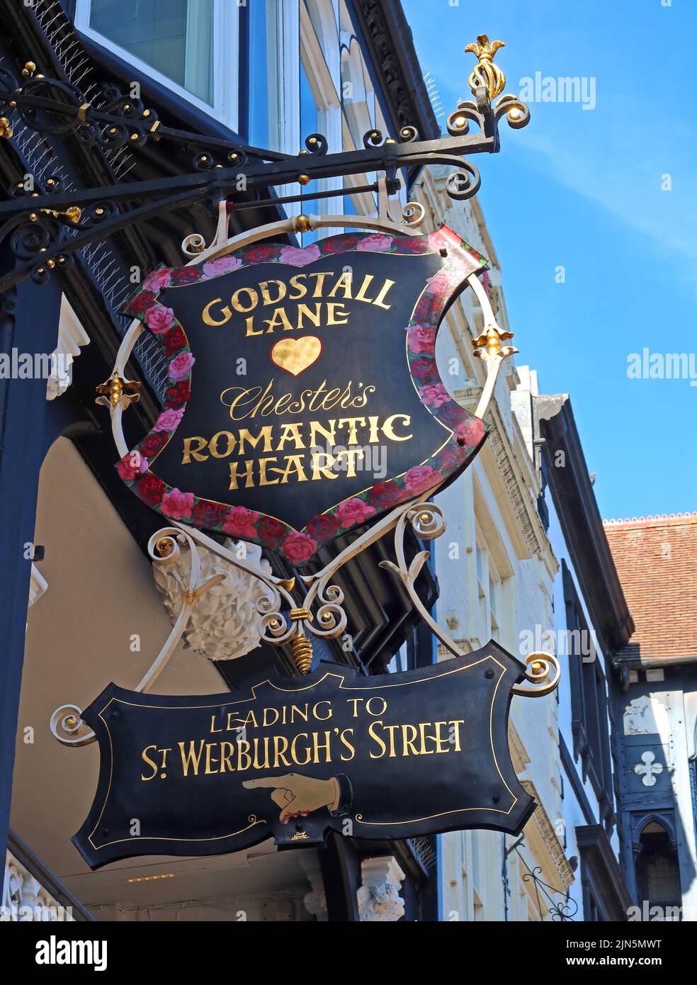 Panneau menant à Chesters Romantic Heart, centre commercial Godstall Lane, menant à St Werburghs Street, Chester, Cheshire, Angleterre, Royaume-Uni, CH1 1LH Banque D'Images